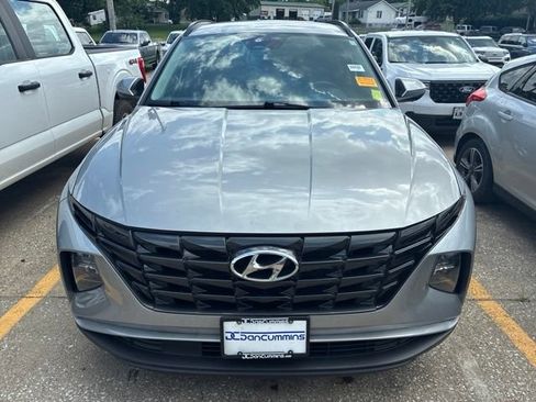 Used 2023 Hyundai Tucson SEL FWD image 2
