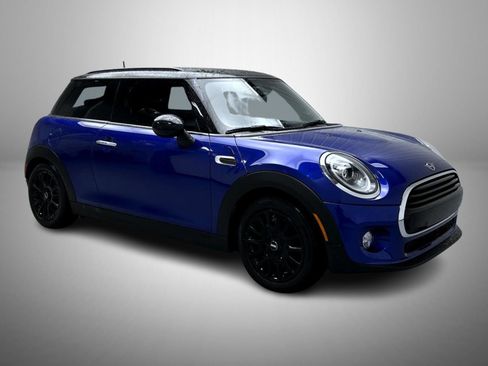 Used 2019 MINI Cooper 2-Door Hardtop w/ Signature Upholstery Package FWD image 3