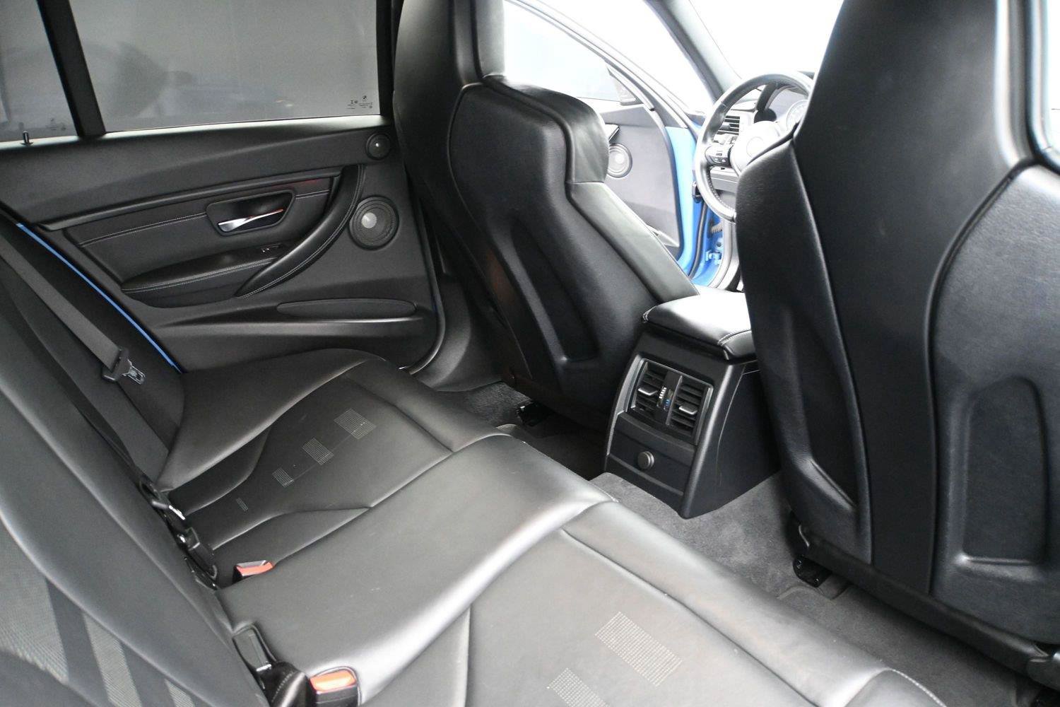 Used 2018 BMW M3 RWD image 27