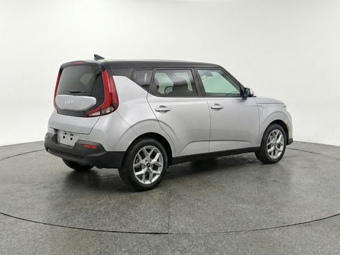 Used 2025 Kia Soul LX w/ LX Technology Package image 9