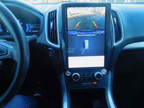 Used 2022 Ford Edge SE w/ Black Appearance Package image 18