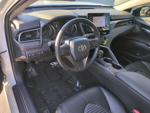 Used 2022 Toyota Camry SE w/ Carpet Mat Package (TMS) FWD image 10