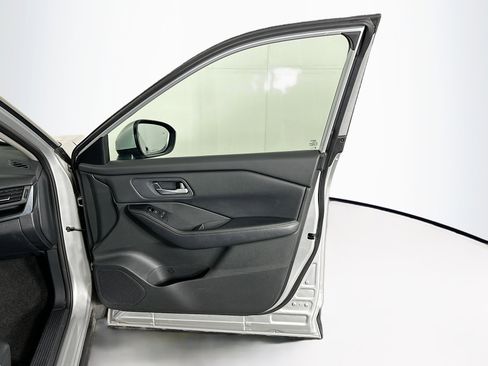 Used 2024 Nissan Rogue SV FWD image 31