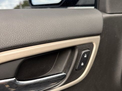 Used 2019 GMC Yukon Denali w/ Open Road Package image 9