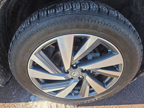 Used 2018 Nissan Murano Platinum image 9