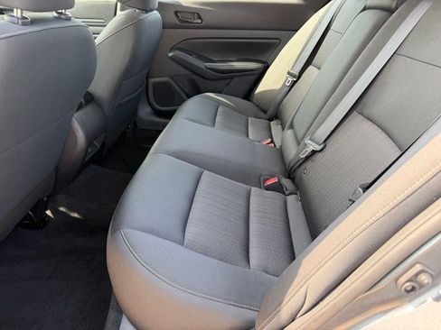 Used 2025 Nissan Altima 2.5 SV FWD image 11