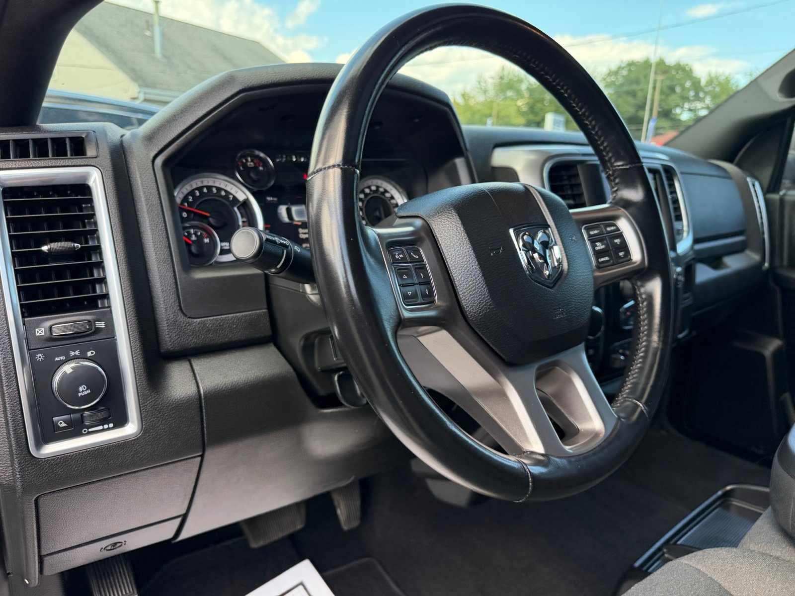 Used 2022 RAM 1500 Warlock AWD/4WD image 22