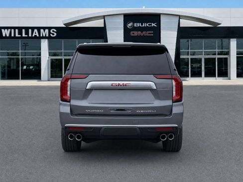 Used 2021 GMC Yukon XL Denali w/ Denali Premium Package AWD/4WD image 7