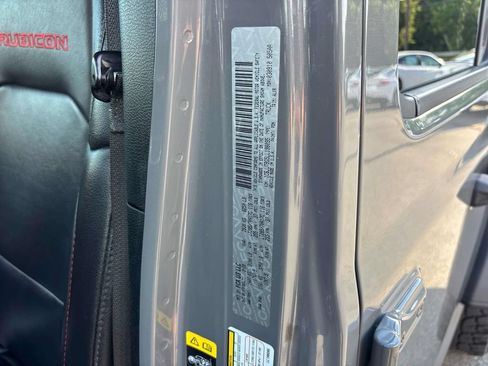 Used 2020 Jeep Gladiator Rubicon AWD/4WD image 32