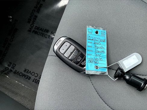 Used 2023 Hyundai Elantra SEL image 11