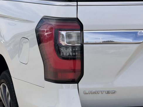 Used 2021 Ford Expedition Max Limited image 11