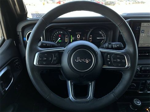 Used 2024 Jeep Wrangler High Altitude image 14