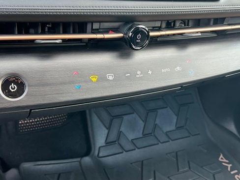 Used 2024 Nissan Ariya AWD image 21