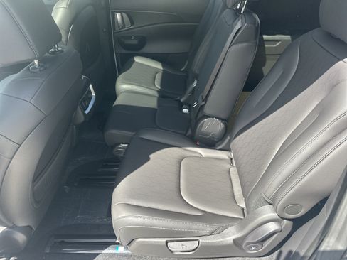 New 2026 Kia Carnival SX FWD image 13