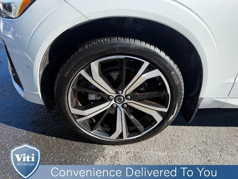 Certified 2023 Volvo XC60 B5 Ultimate w/ Climate Package image 12