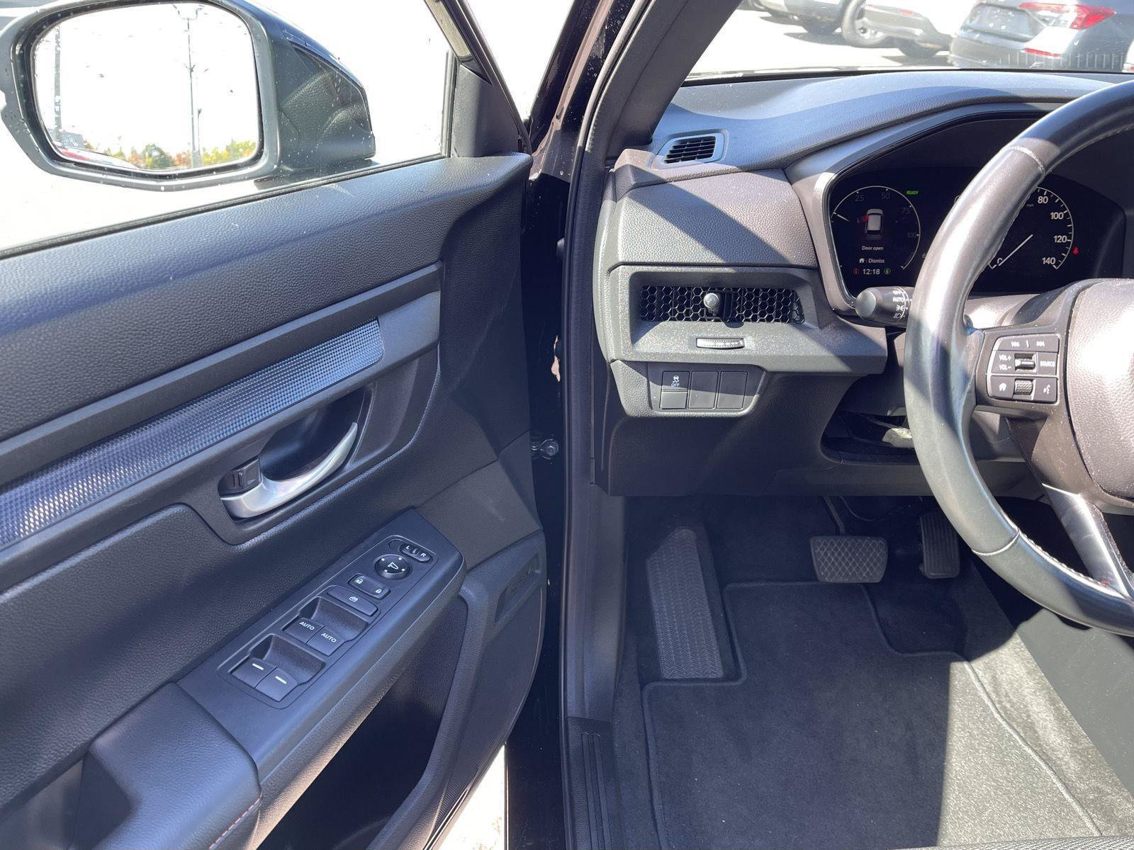 Used 2023 Honda CR-V Sport image 2