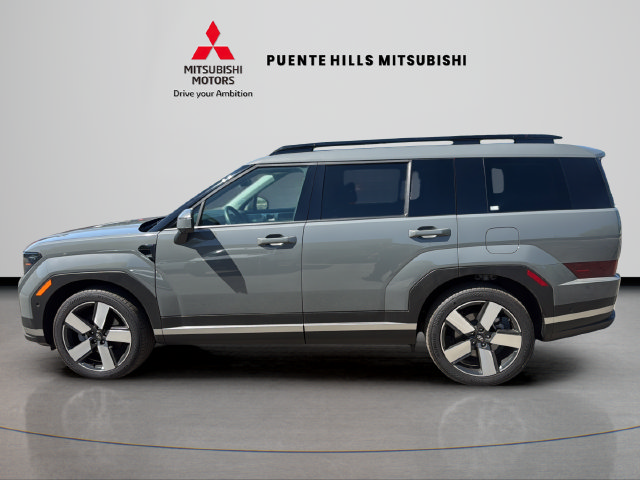 Used 2025 Hyundai Santa Fe Limited FWD image 8