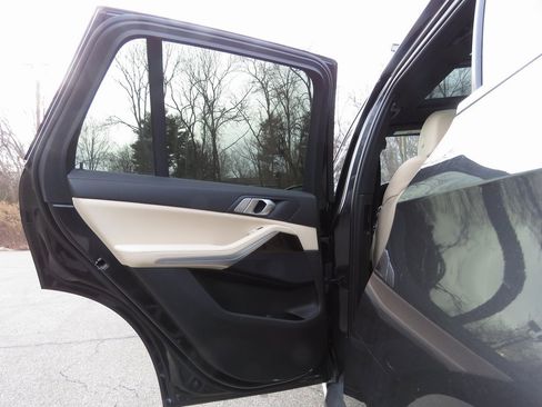 Used 2020 BMW X5 xDrive40i w/ Convenience Package image 19