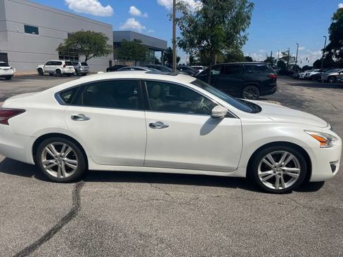 Used 2014 Nissan Altima 3.5 SL w/ Technology Package FWD image 2