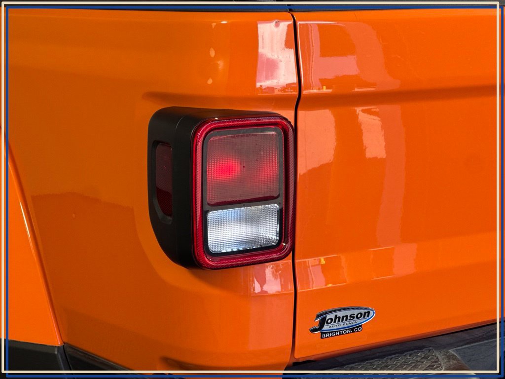 Certified 2025 Jeep Gladiator Sport AWD/4WD image 14
