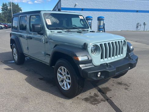 Used 2023 Jeep Wrangler Unlimited Sport AWD/4WD image 7