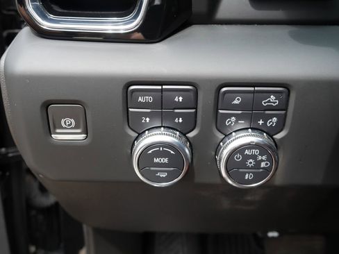 Used 2024 GMC Sierra 1500 Denali Ultimate AWD/4WD image 10