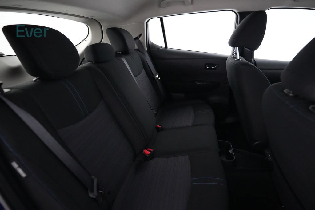 Used 2025 Nissan Leaf S FWD image 5
