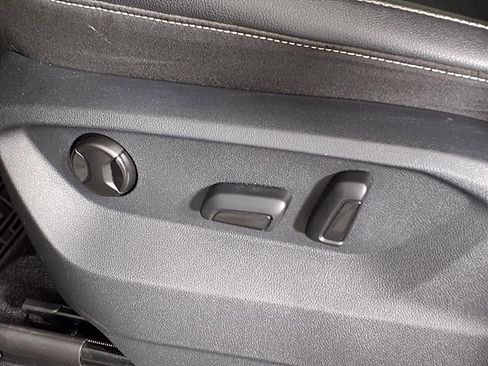 Used 2021 Volkswagen Atlas SE w/ Panoramic Sunroof Package image 23