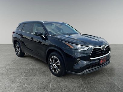 Used 2023 Toyota Highlander XLE