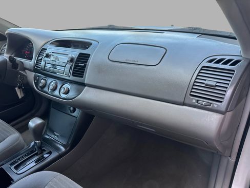 Used 2005 Toyota Camry LE FWD image 89