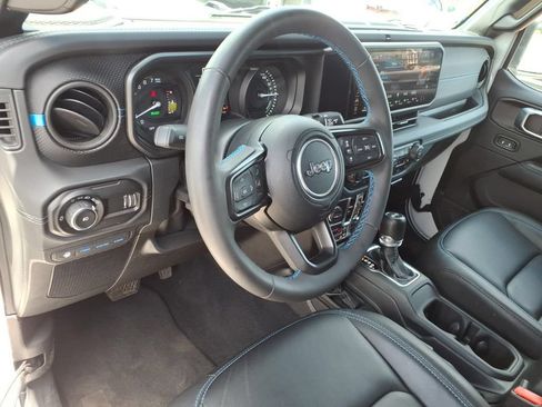 Used 2024 Jeep Wrangler Unlimited Rubicon 4xe AWD/4WD image 23