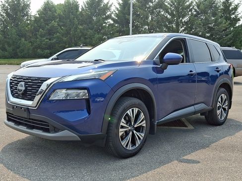 Used 2023 Nissan Rogue SV AWD/4WD image 3