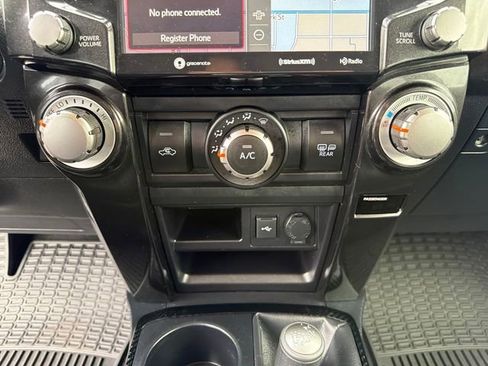 Used 2020 Toyota 4Runner TRD Off-Road Premium AWD/4WD image 24