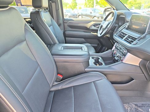 Used 2024 GMC Yukon SLT RWD image 10