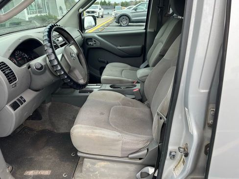 Used 2011 Nissan Frontier S image 9