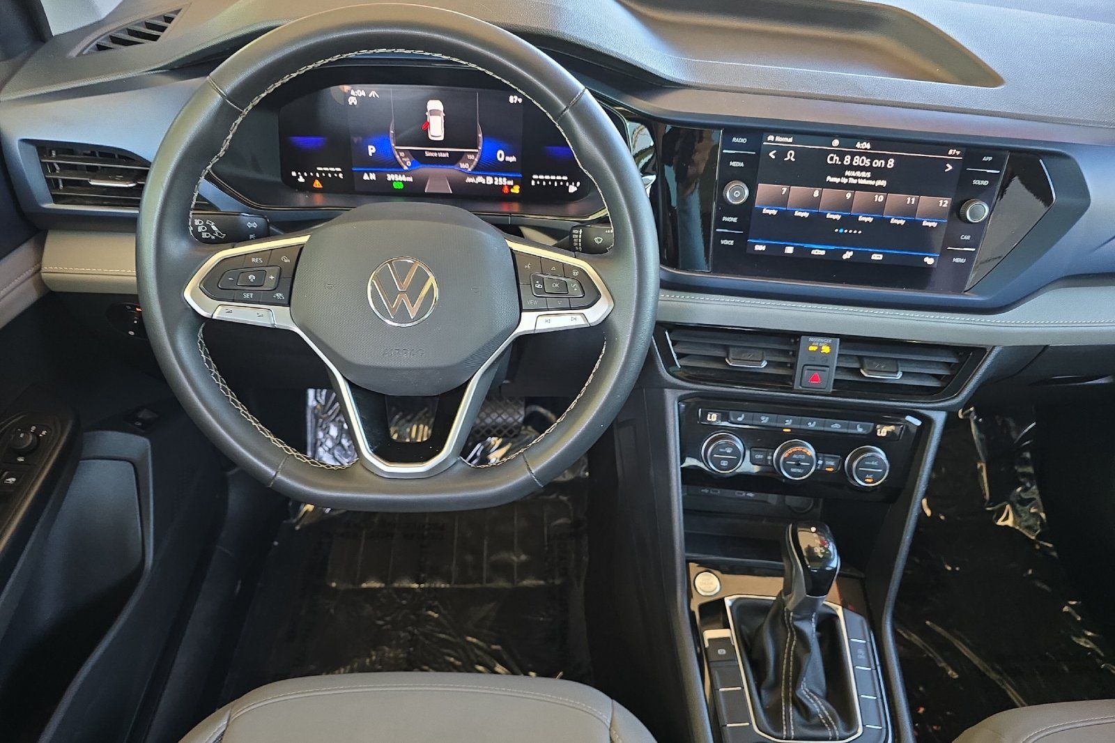 Used 2024 Volkswagen Taos SE AWD/4WD image 14