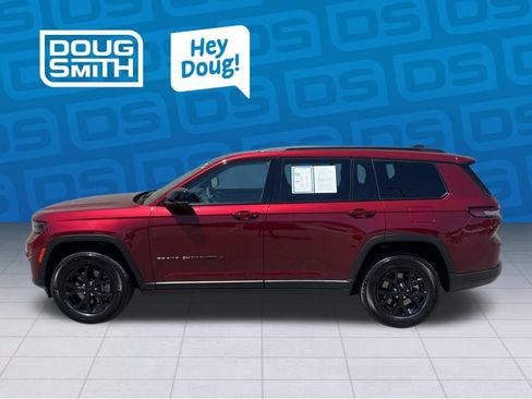Used 2025 Jeep Grand Cherokee L Laredo AWD/4WD image 3