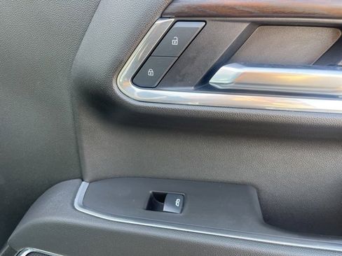 Used 2025 GMC Sierra 1500 SLT w/ SLT Premium Plus Package image 53