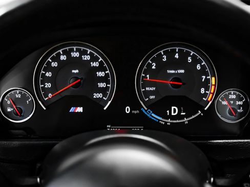 Used 2019 BMW M4 Coupe w/ Competition Package RWD image 17