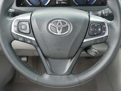Used 2015 Toyota Camry XLE w/ Moonroof Package FWD image 30