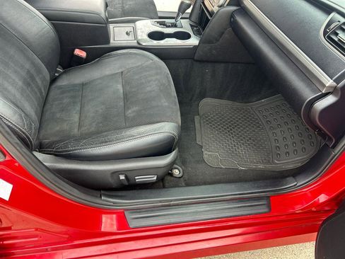 Used 2014 Toyota Camry SE w/ Leather Package FWD image 15