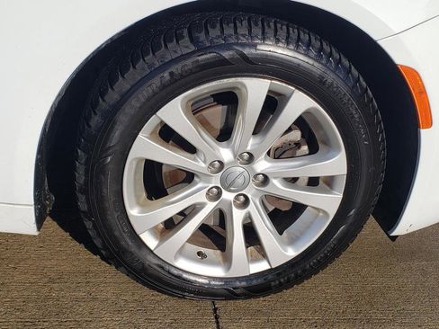 Used 2015 Chrysler 200 Limited w/ Convenience Group image 45