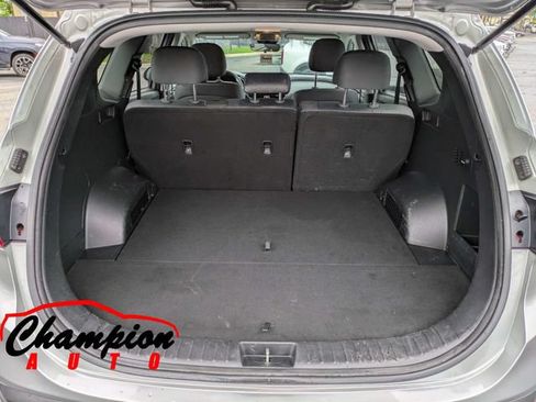 Used 2022 Hyundai Santa Fe SEL FWD image 15