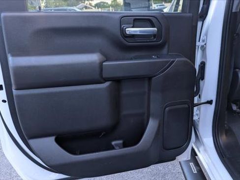 Used 2023 Chevrolet Silverado 2500 Custom w/ Custom Convenience Package image 17