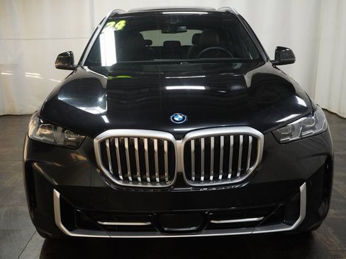 Used 2024 BMW X5 xDrive50e w/ Premium Package image 9