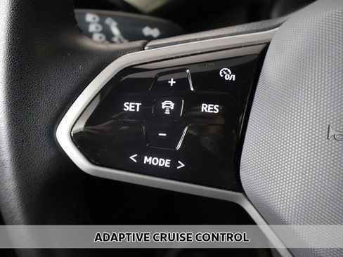 Used 2023 Volkswagen ID.4 Pro image 4