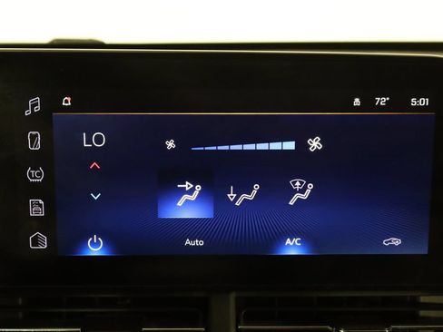 Used 2025 Chevrolet Trax ACTIV w/ Driver Confidence Package FWD image 36