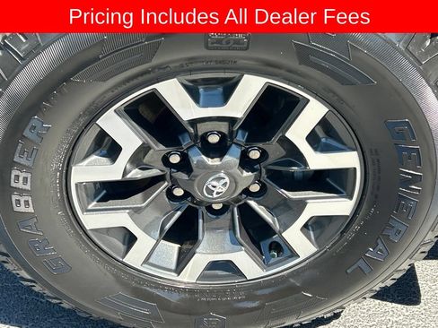 Used 2023 Toyota Tacoma TRD Off-Road w/ TRD Premium Off Road Package AWD/4WD image 25