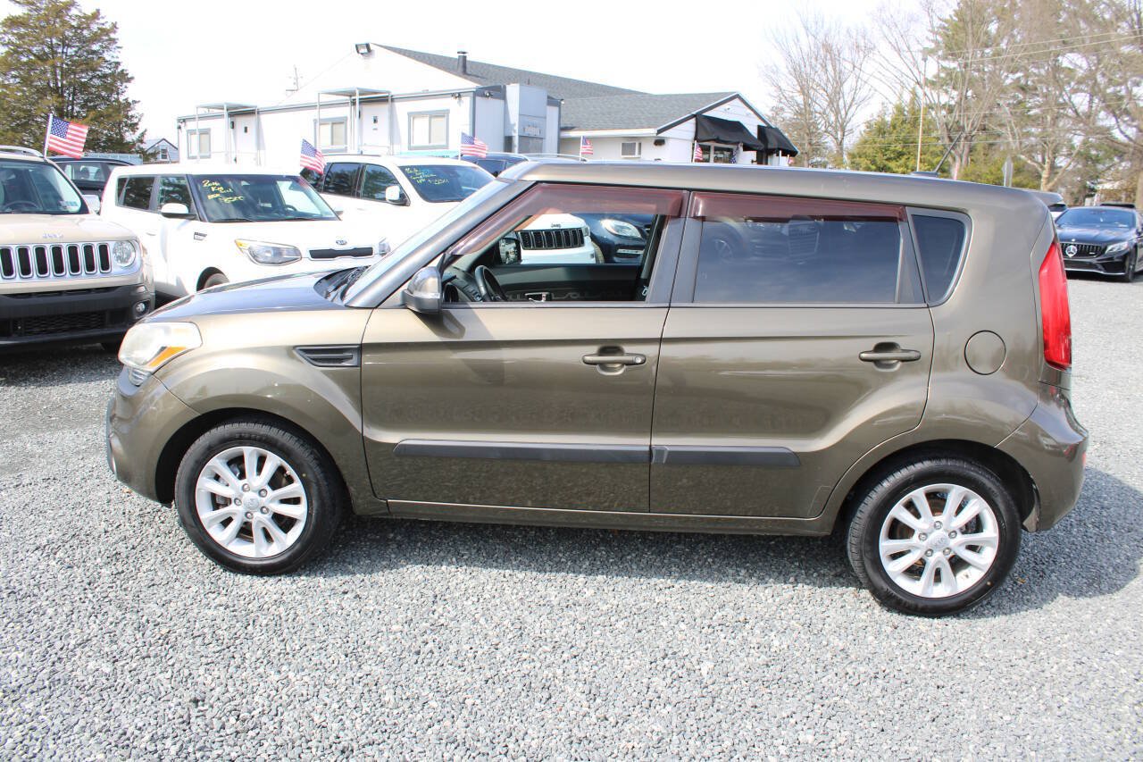 Used 2012 Kia Soul + FWD image 10