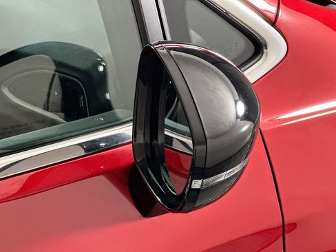 Used 2025 Chrysler Pacifica Select FWD image 10